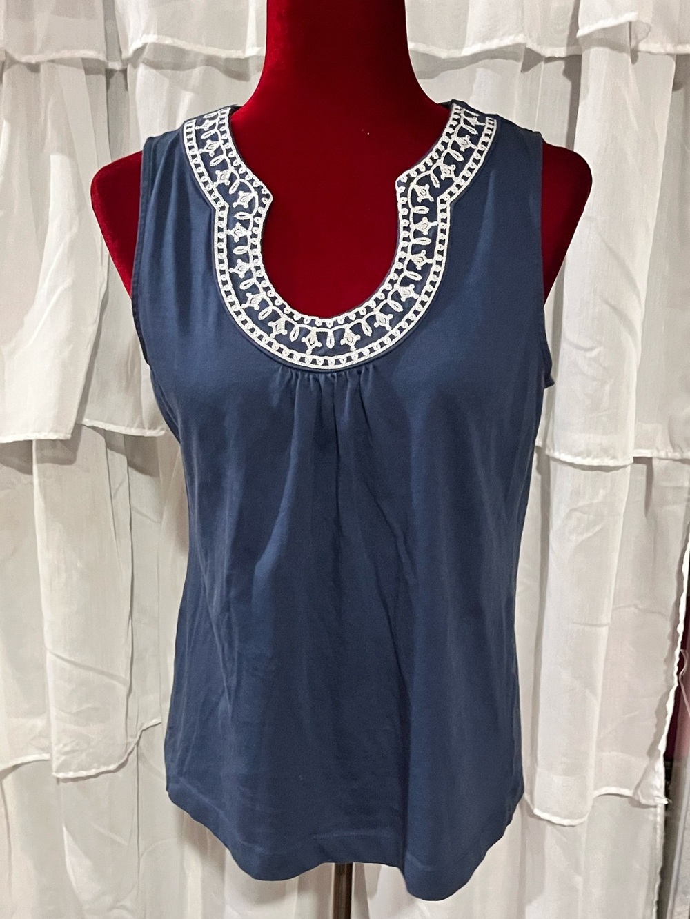 Charter Club Women’s Navy SL Top w/ White Embroidered Horseshoe Neckline (M)